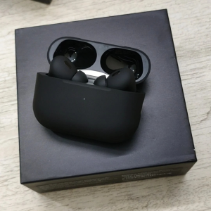 AirPods Pro Black Edition – Active Noise Cancellation, Transparency Mode, Bluetooth 5.3, MagSafe Charging Case